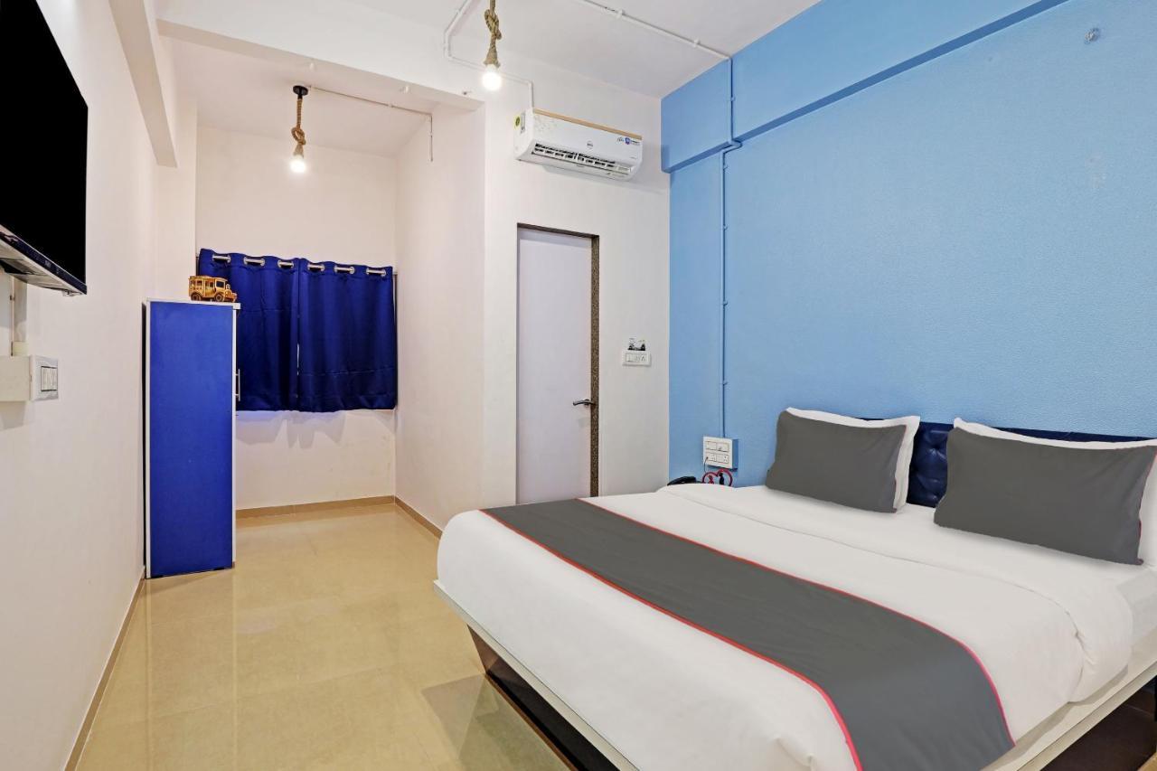 Hotel Solitaire, Best Luxurious Hotel Ac Rooms In สุรัต ภายนอก รูปภาพ